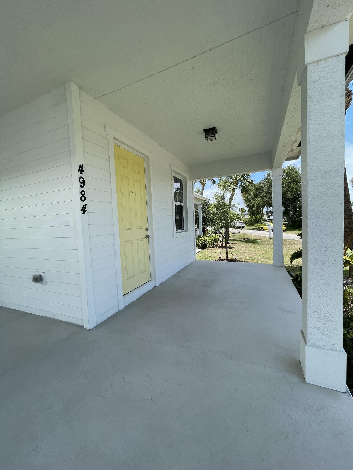 4984 SE Railway Avenue