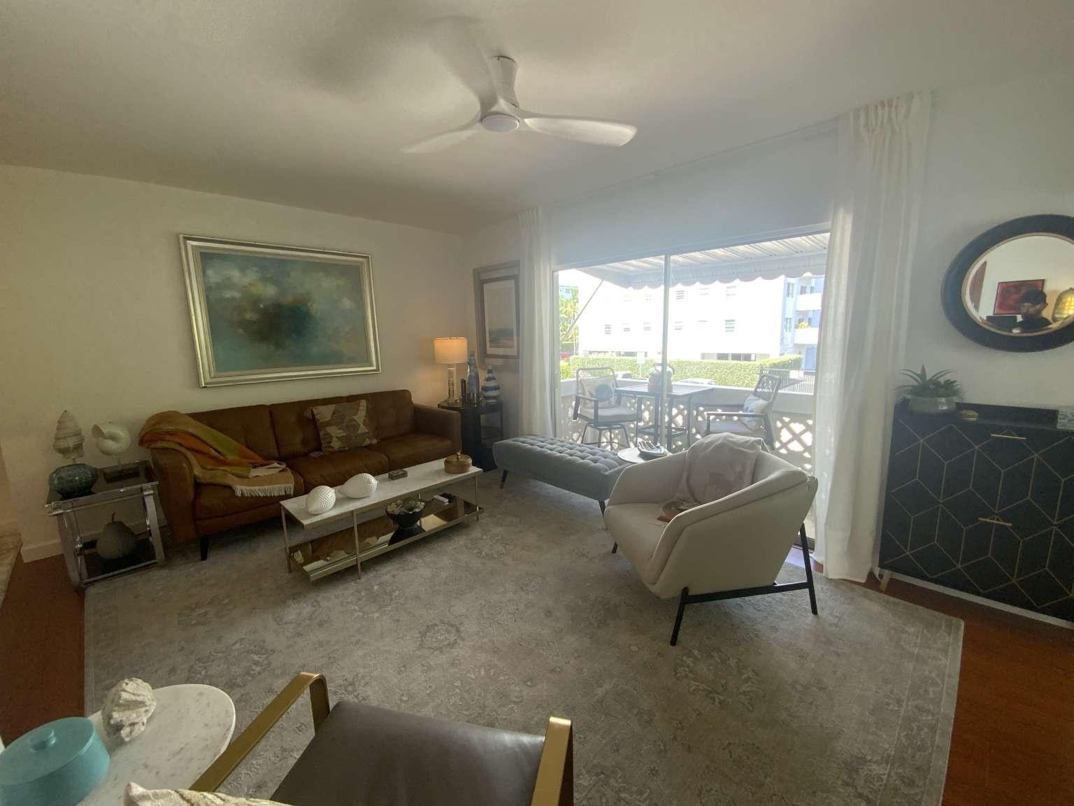 Sunny top floor unit in a small two story Garden Building close to the Ocean and Flamingo Park with its public pool and tennis courts. Large glass doors lead to a private balcony. Kitchen with stainless appliances. Kingsize bedroom with lots of closets and windows. Two blocks to Whole Foods. 1 parking space and pets welcomed. Furniture negotiable.
