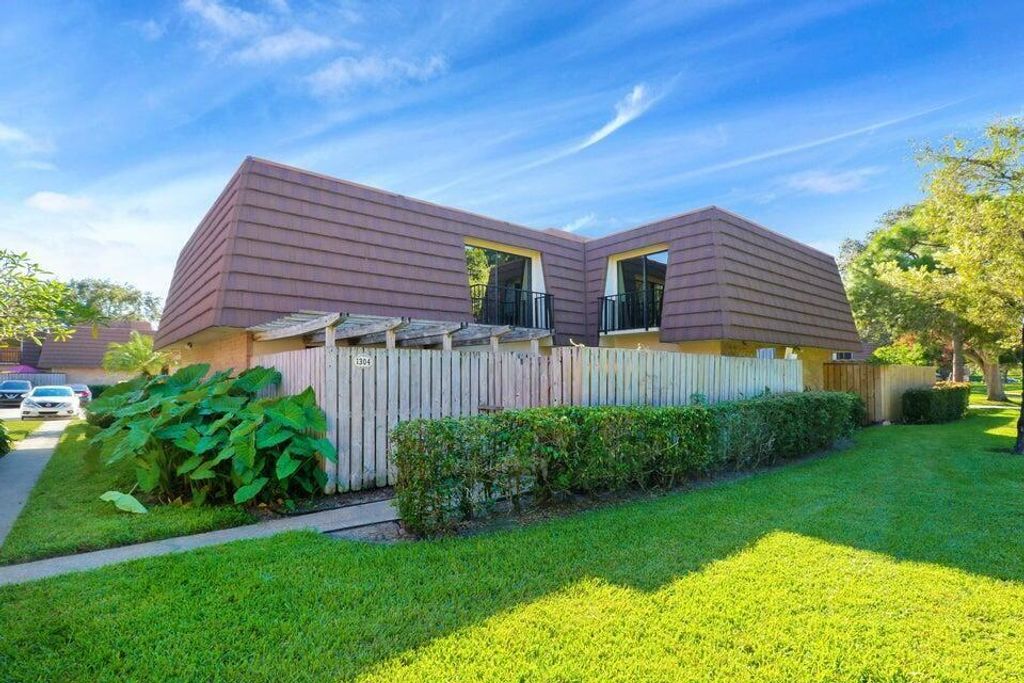 Photo of 1304 13th Lane, Palm Beach Gardens, FL 33418 (MLS # R10944815)