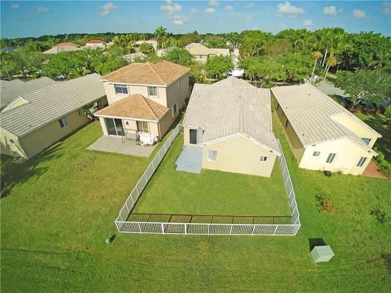 1525 Salerno Cir