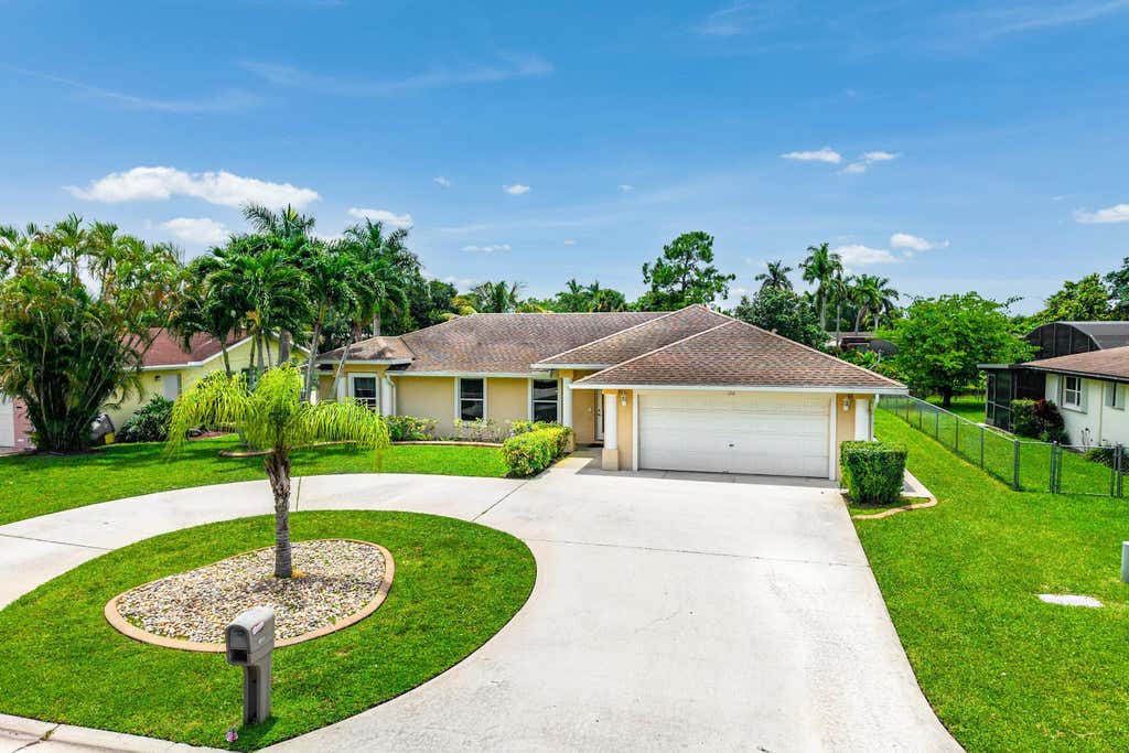 Photo of 126 SANDPIPER Avenue, Royal Palm Beach, FL 33411 (MLS # B26052345)