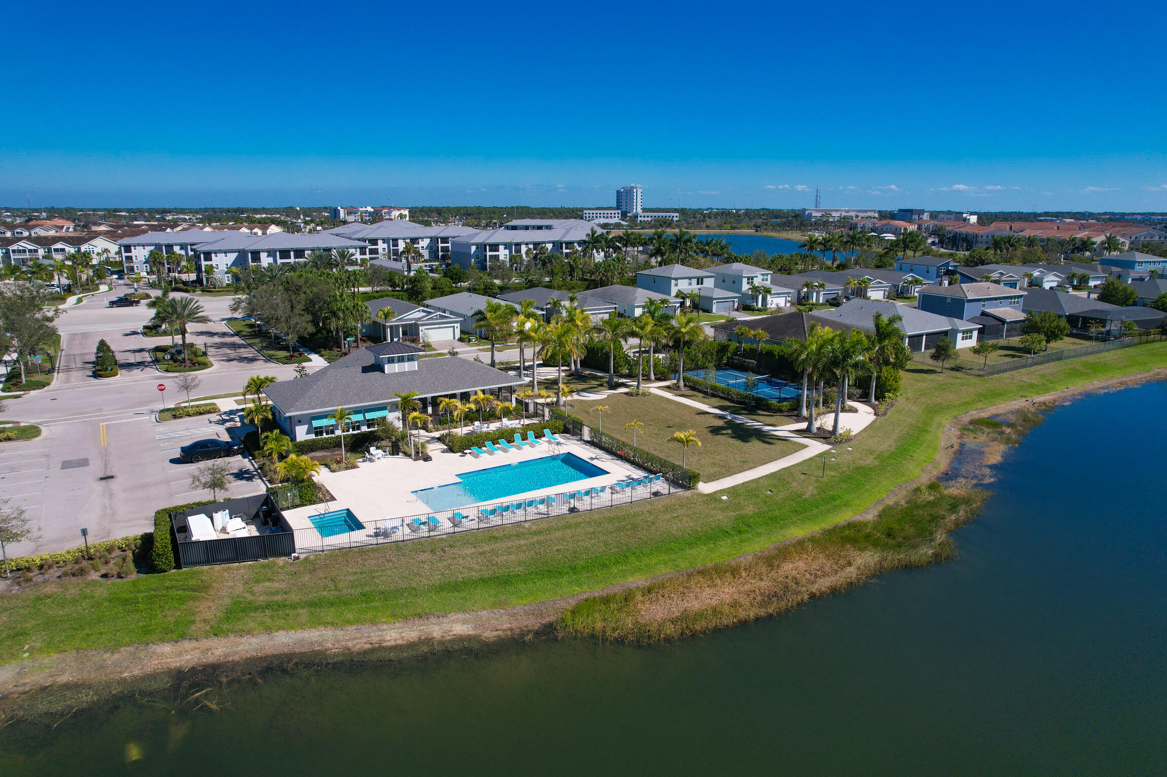 MATTAMY AT SOUTHERN GROVE - Residential