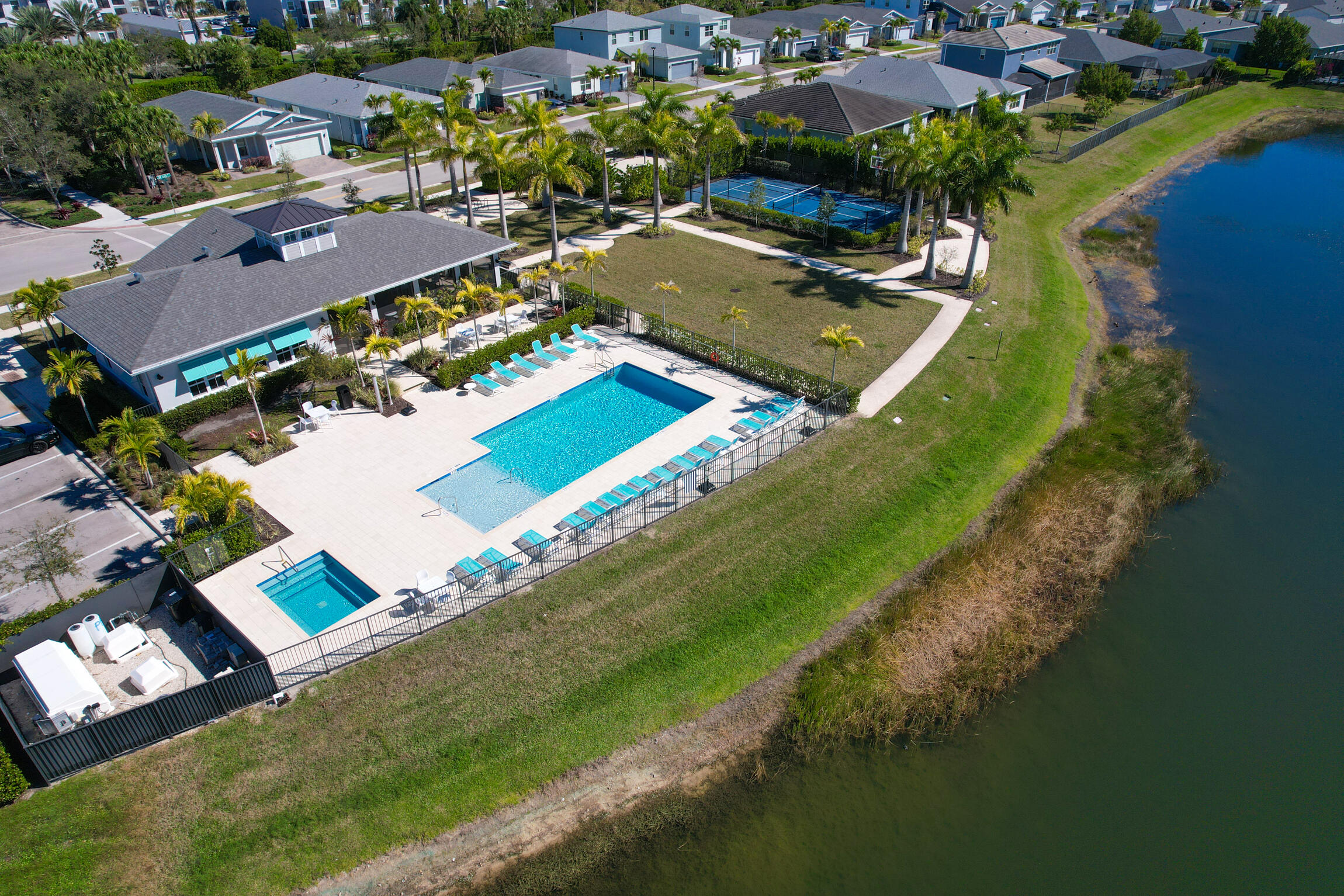 MATTAMY AT SOUTHERN GROVE - Residential