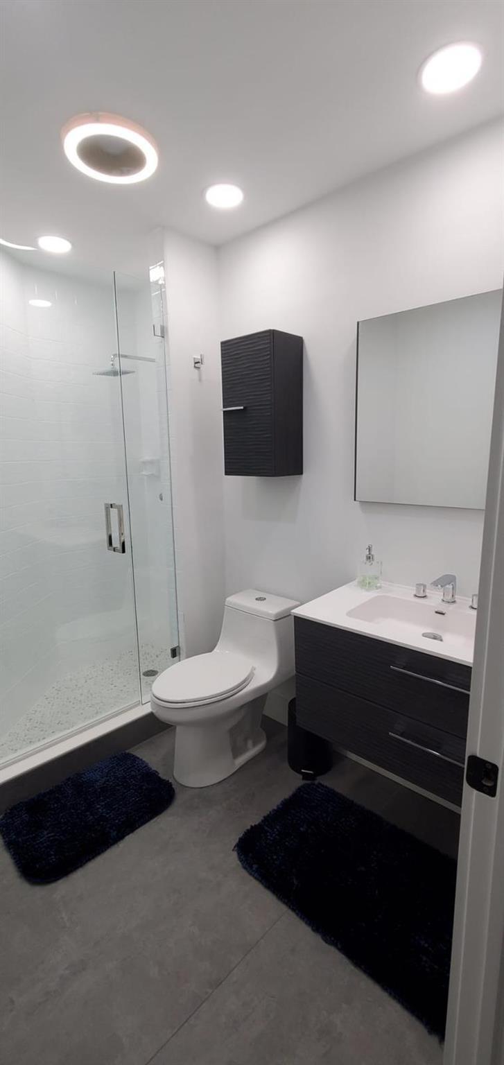 LA PAZ AT BOCA POINTE - Residential Lease