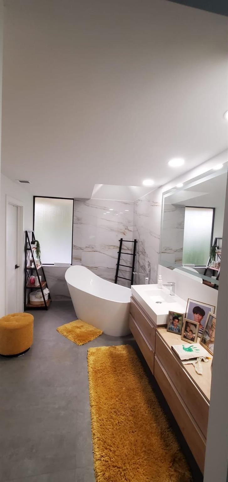 LA PAZ AT BOCA POINTE - Residential Lease