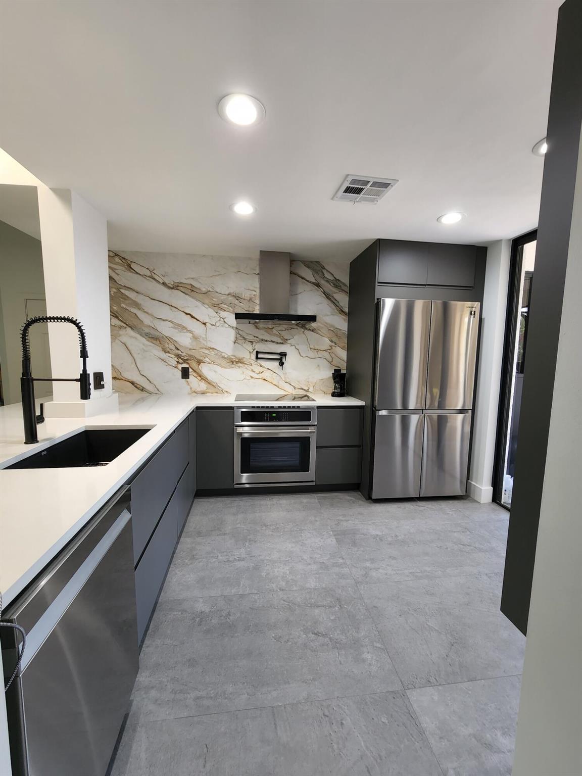 LA PAZ AT BOCA POINTE - Residential Lease