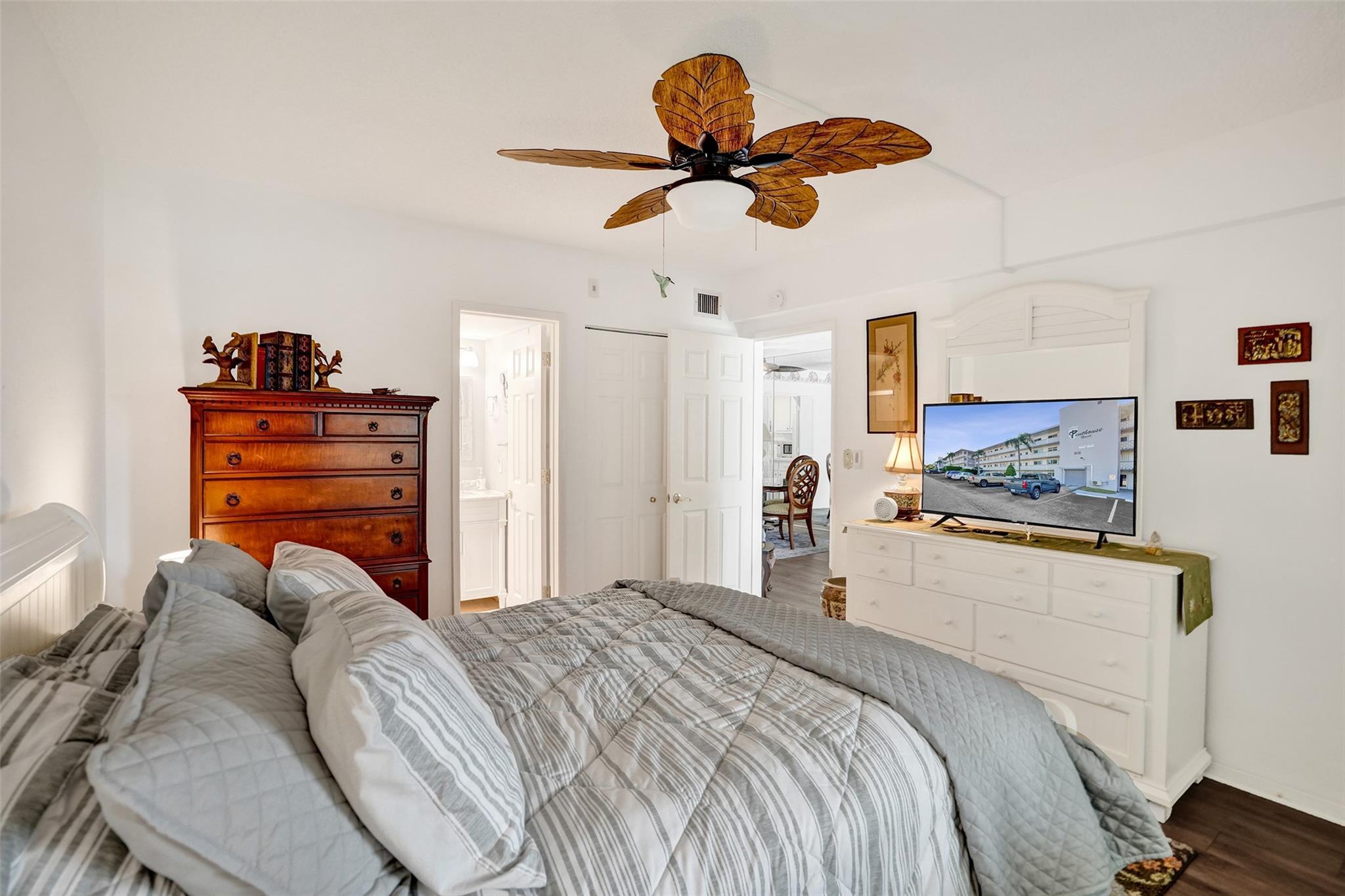 PENTHOUSE NORTH - Residential