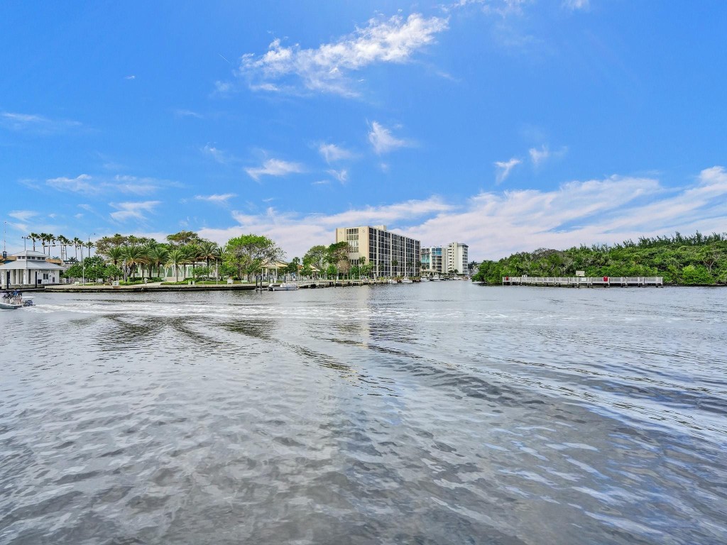 105 NE 19th Avenue 352