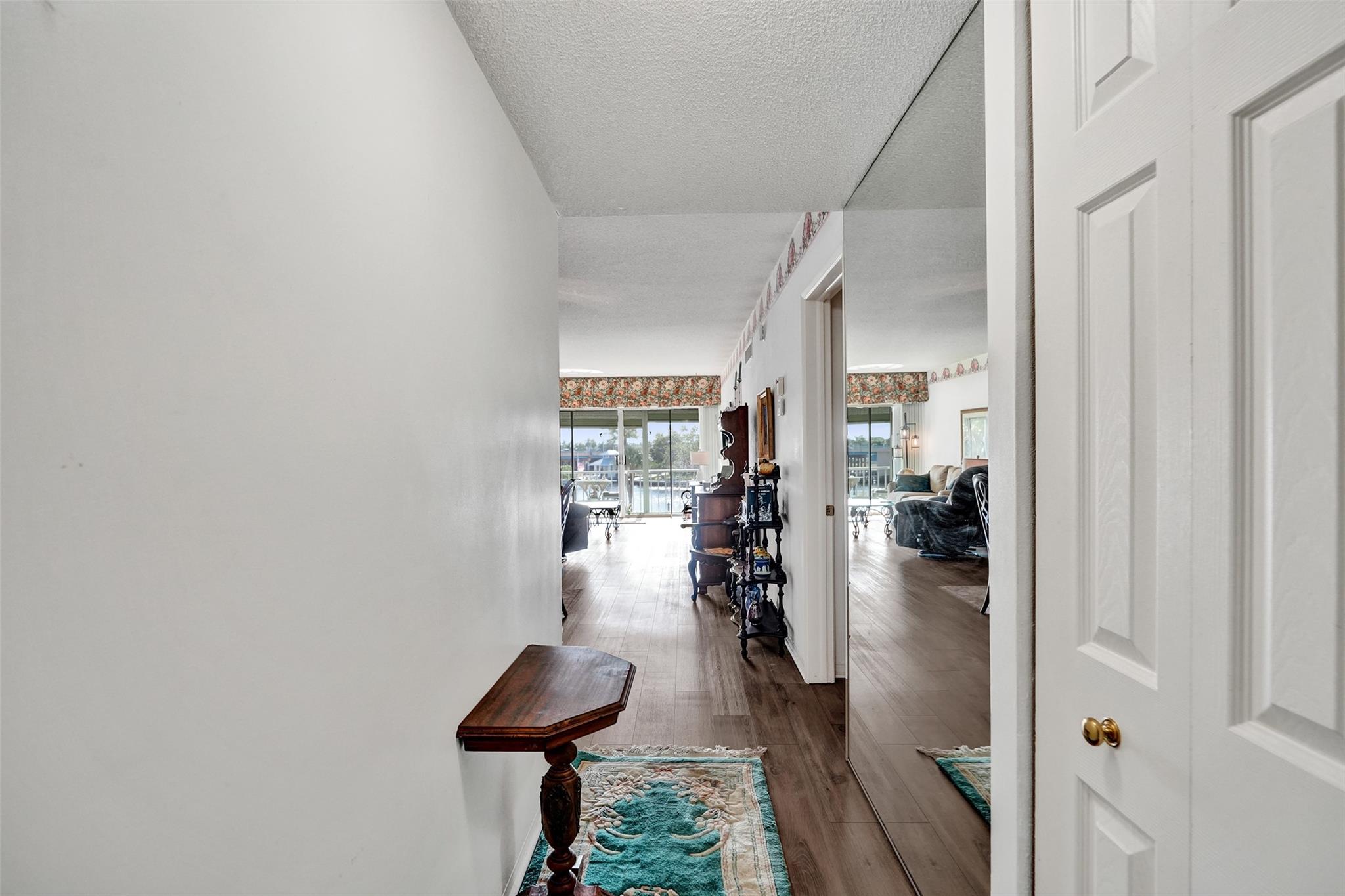 PENTHOUSE NORTH - Residential