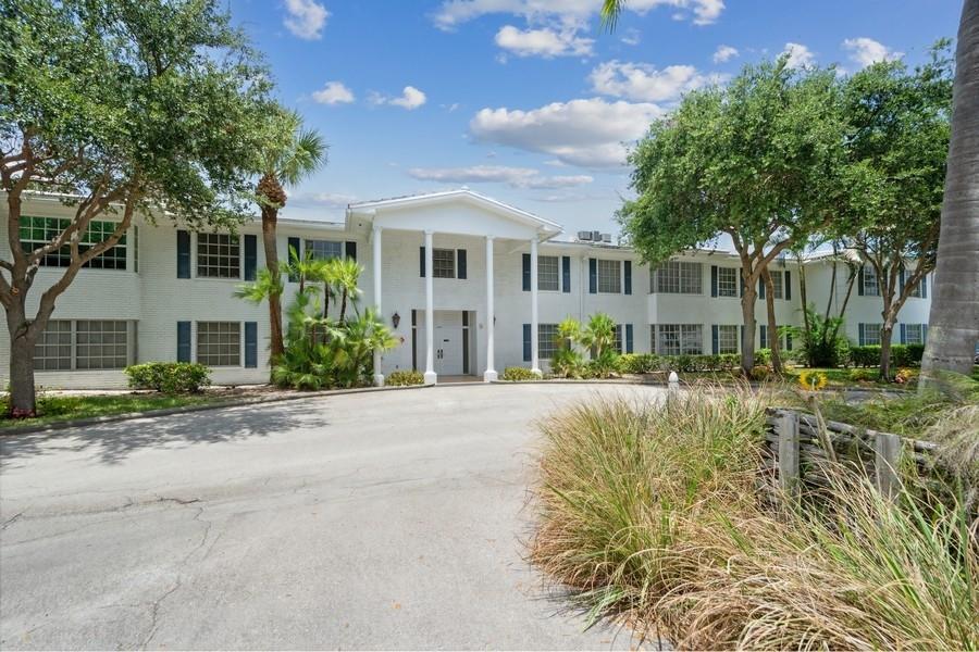 Imperial Point Colonnades - Residential