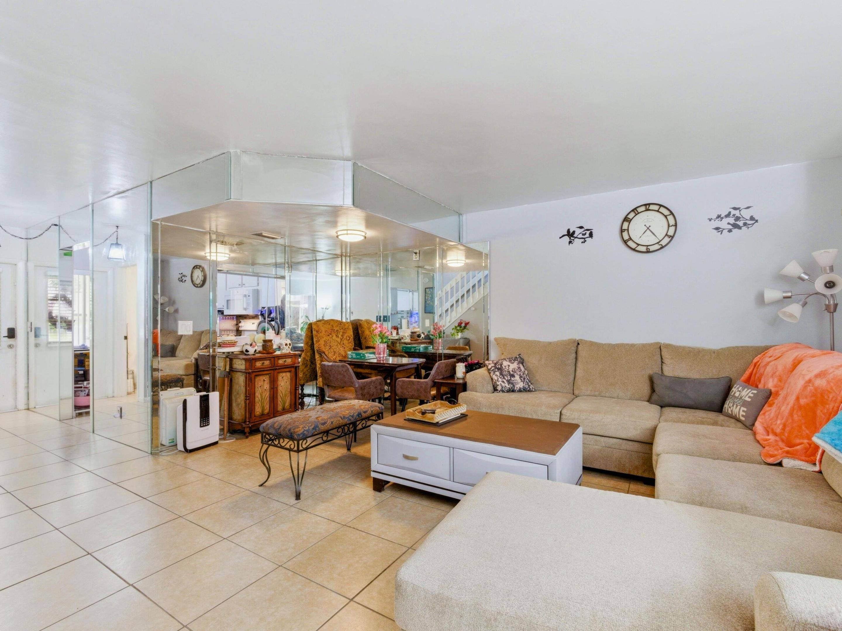 The CHARTER CLUB OF PALM BEACH - Residential