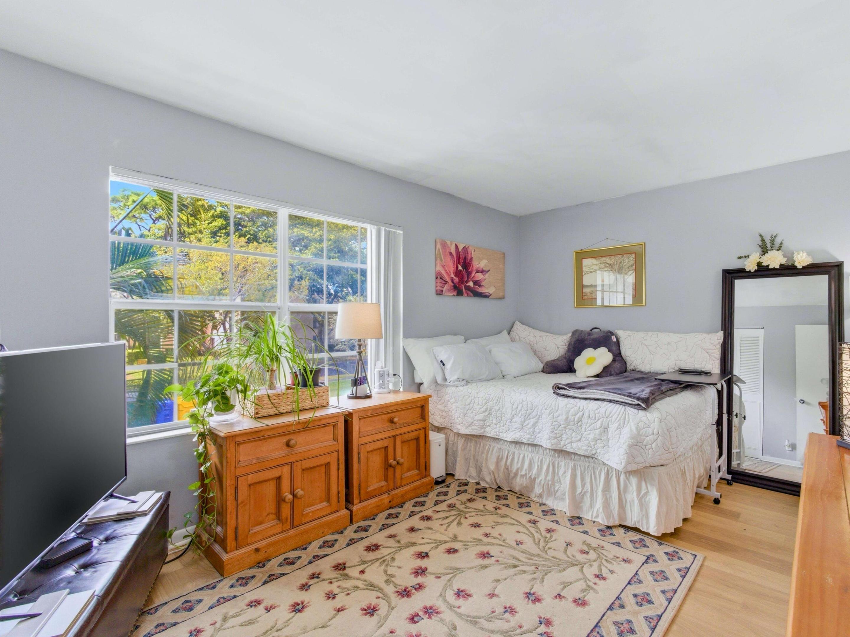 The CHARTER CLUB OF PALM BEACH - Residential