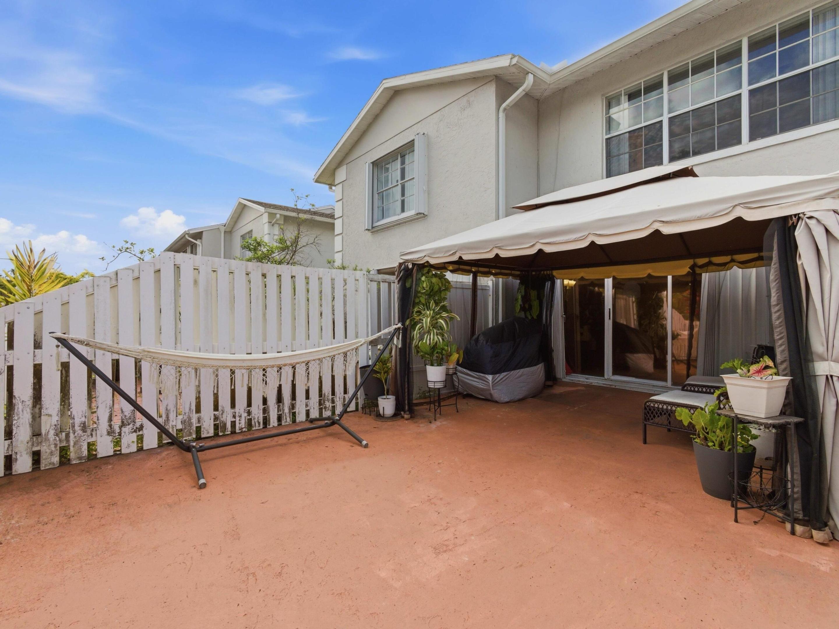 The CHARTER CLUB OF PALM BEACH - Residential