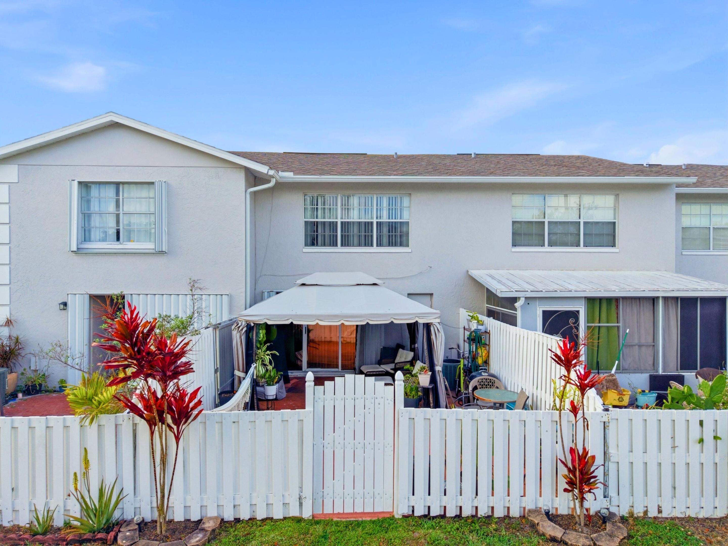 The CHARTER CLUB OF PALM BEACH - Residential