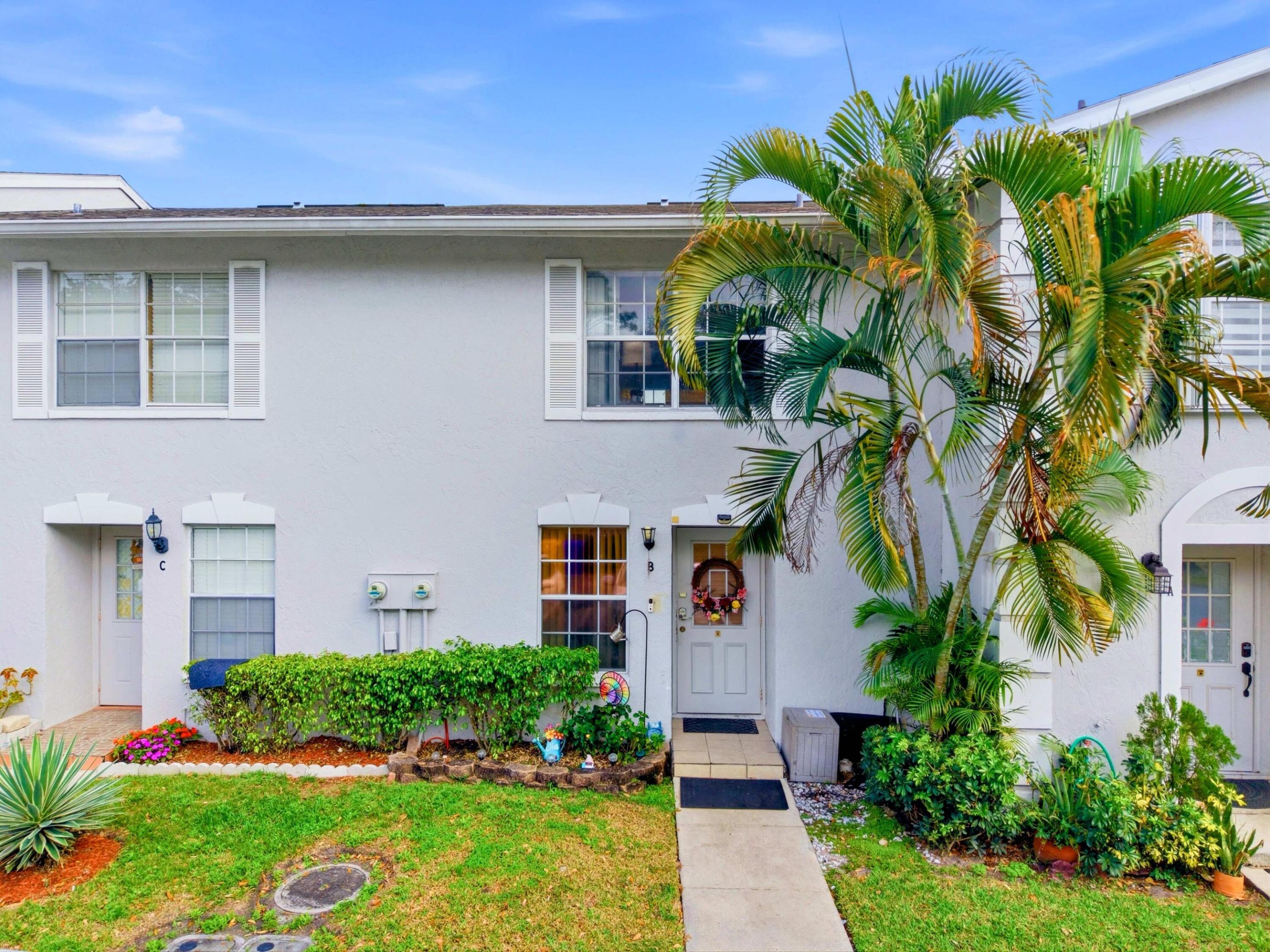 The CHARTER CLUB OF PALM BEACH - Residential