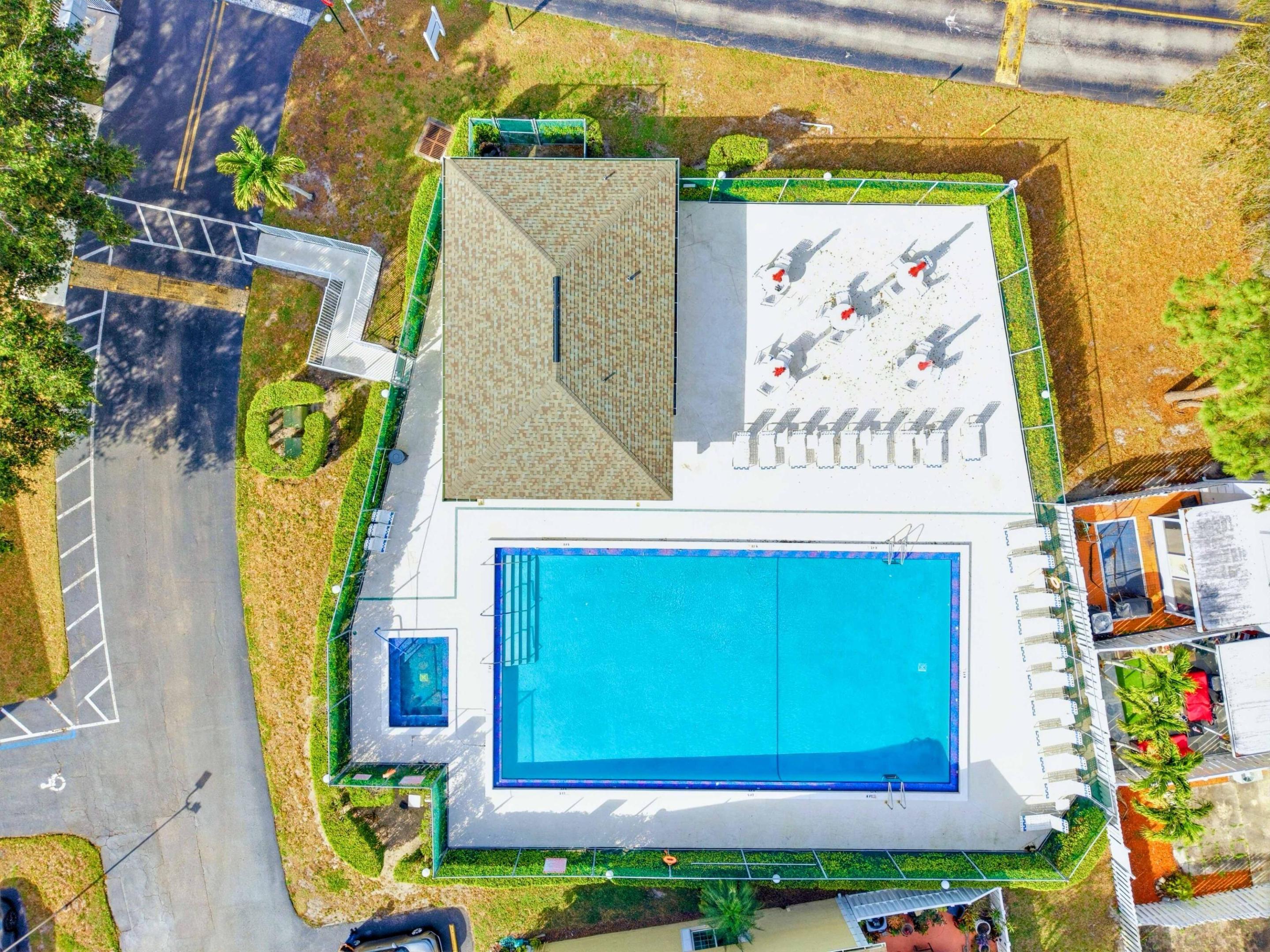 The CHARTER CLUB OF PALM BEACH - Residential