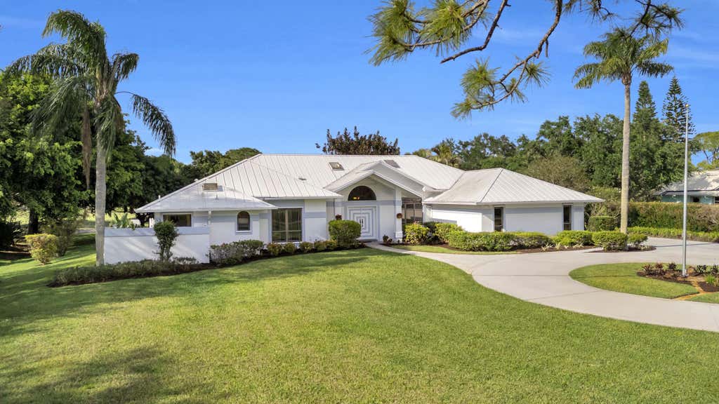 Photo of 4803 SW Bermuda Way, Palm City, FL 34990 (MLS # R11077408)