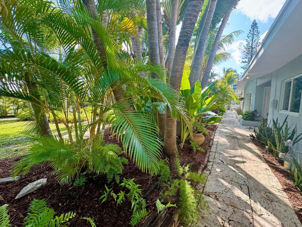 POMPANO ISLES - Residential Lease