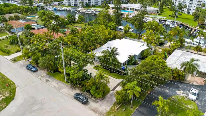 POMPANO ISLES - Residential Lease