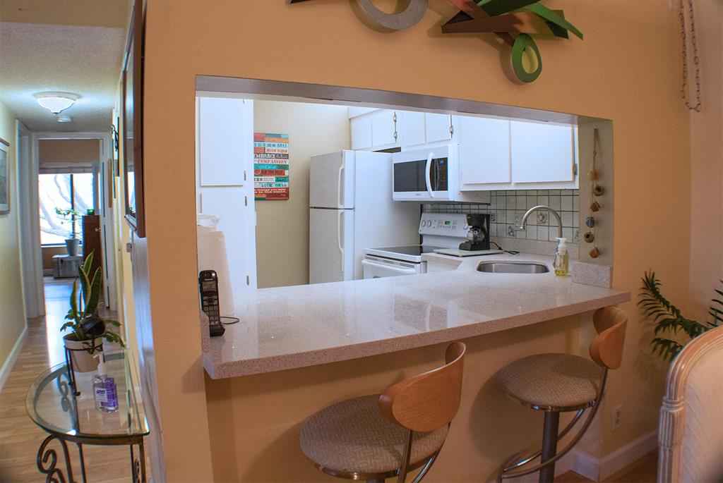 CHARTER CLUB OF PALM BEACH COND DECL FILED 2-5-86 - Residential