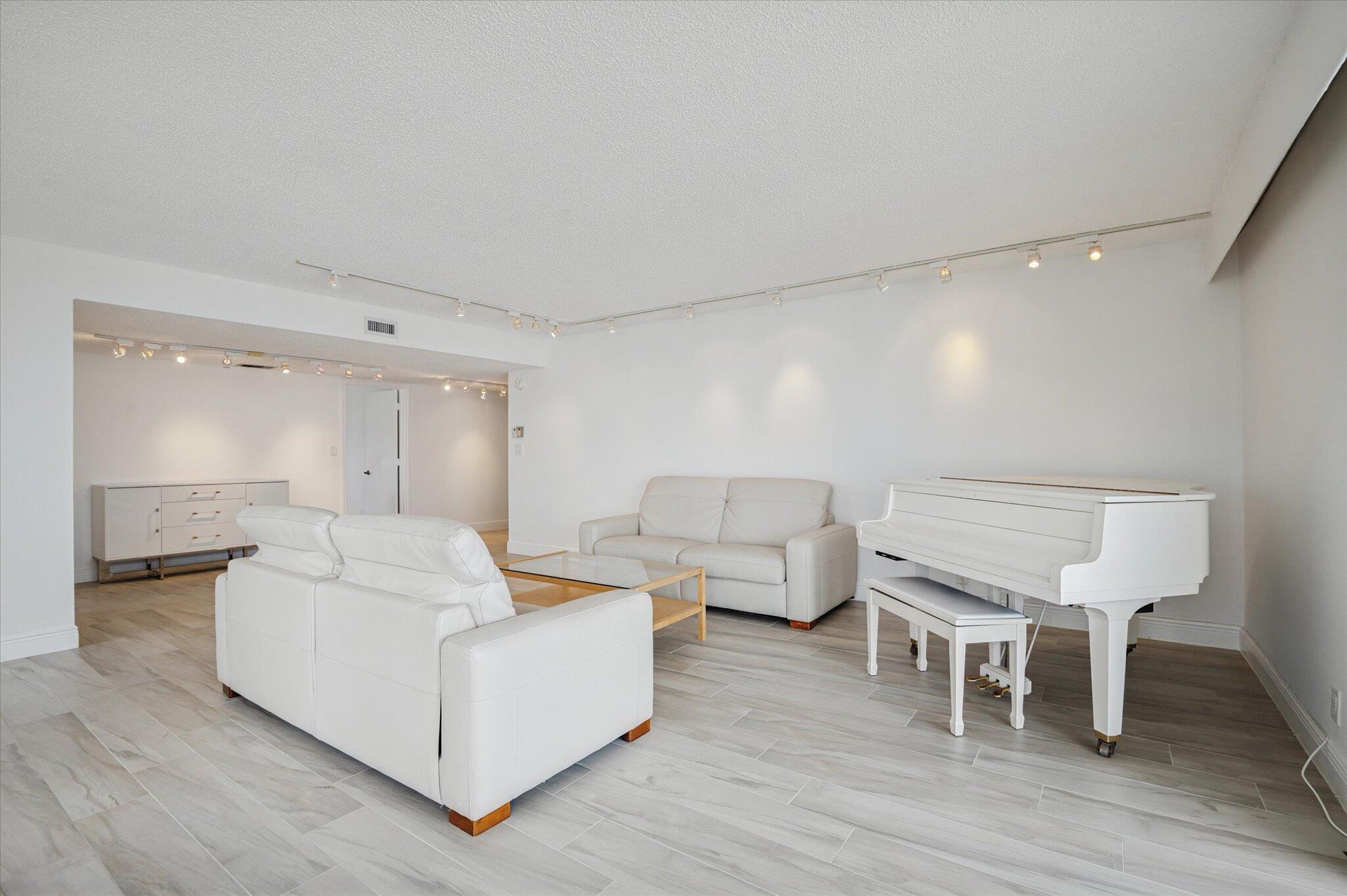 1010 S Ocean Boulevard 501