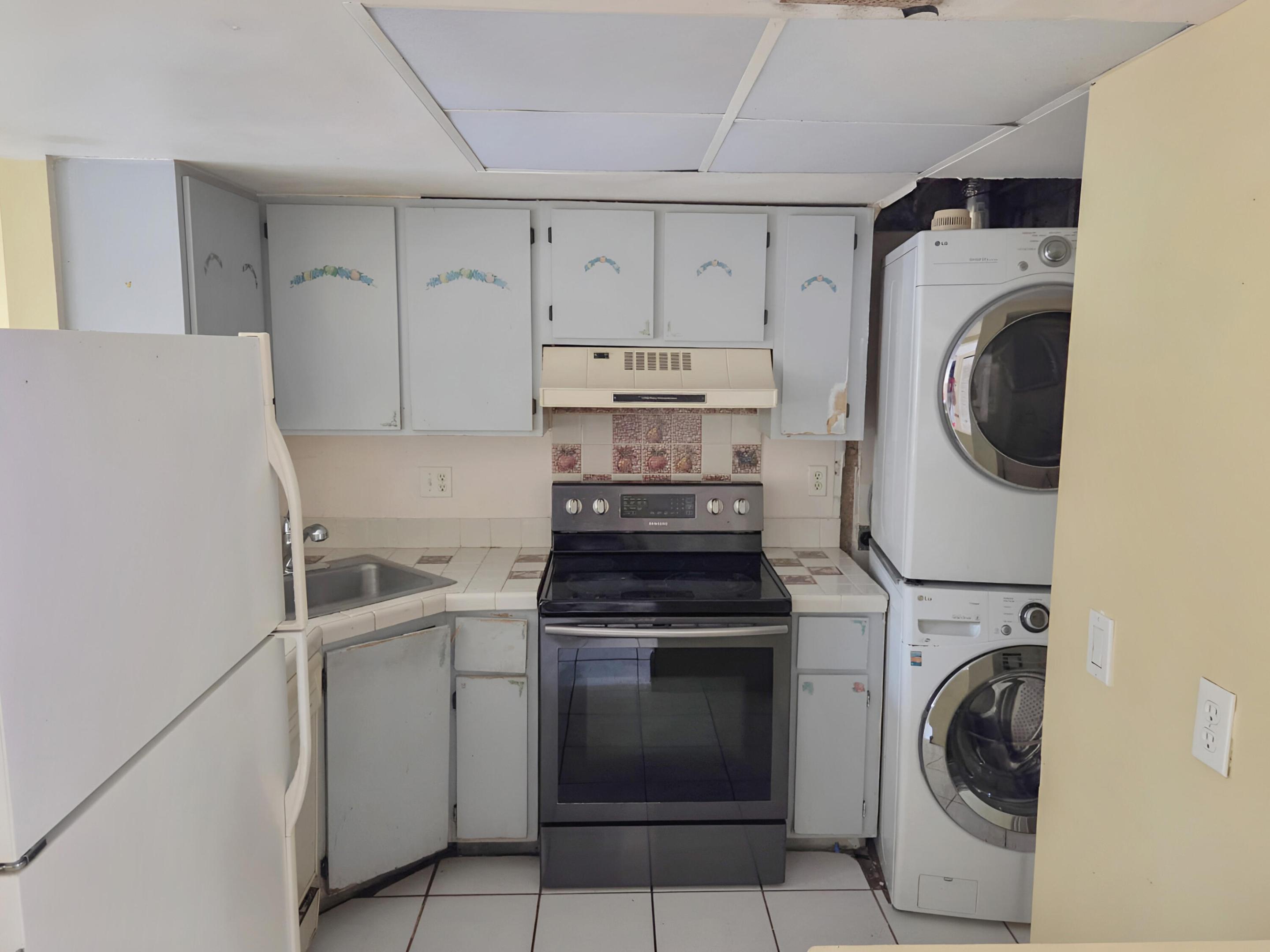 PALM COURT CONDO - Residential