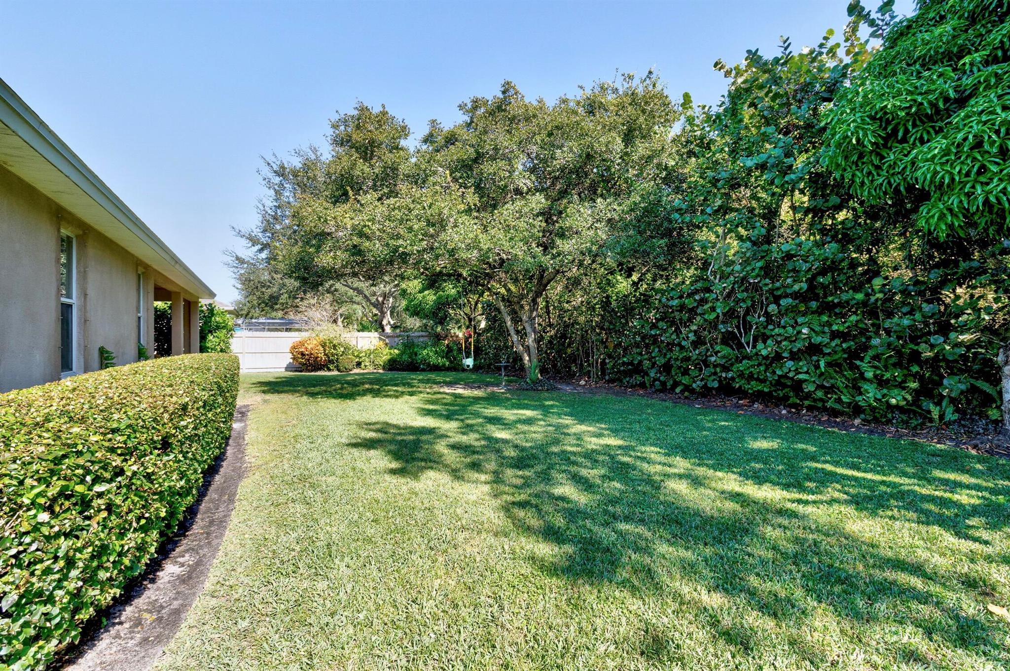 CRYSTAL FALLS OF VERO - Residential