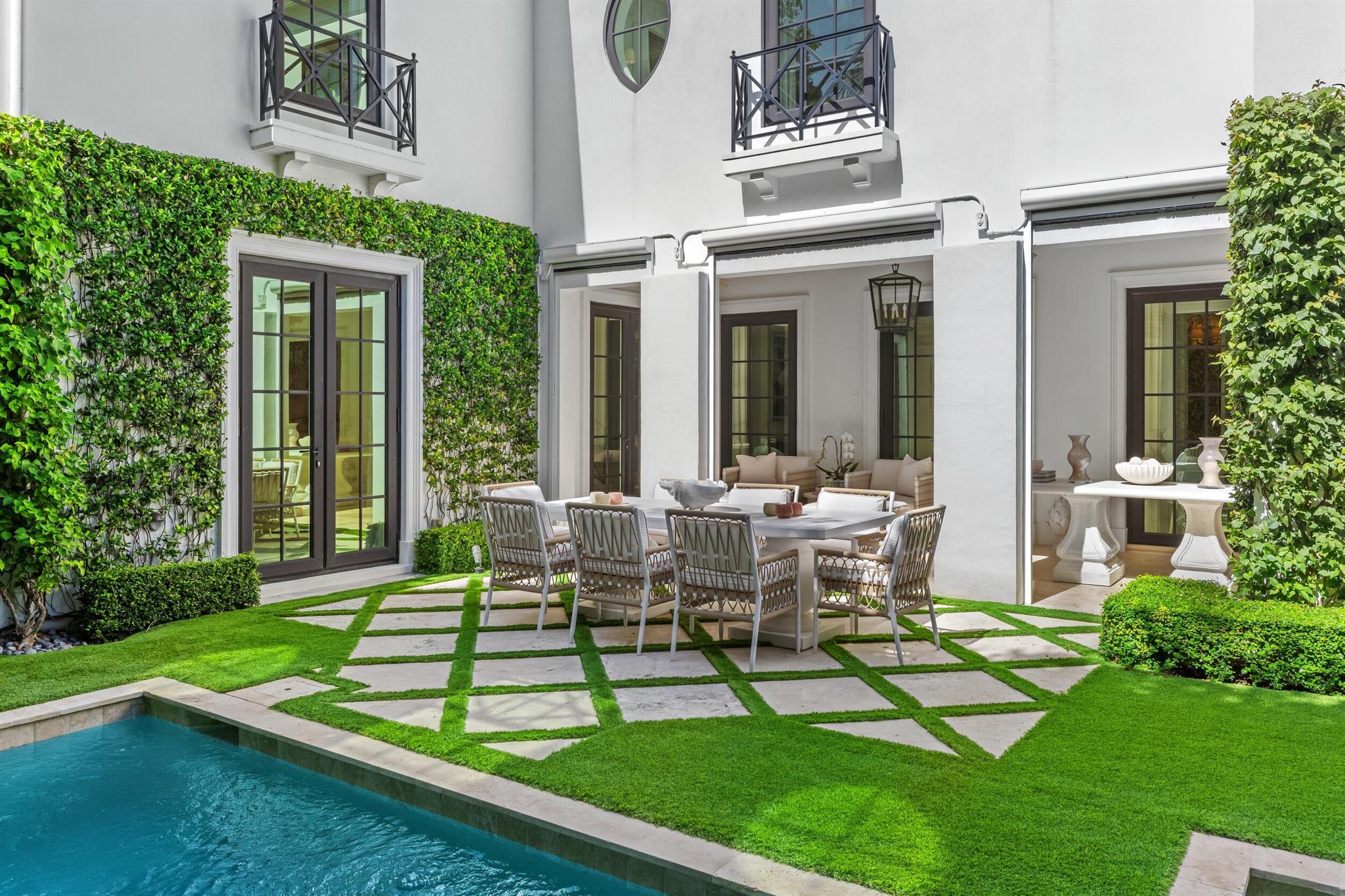 FLORAL PARK - Residential