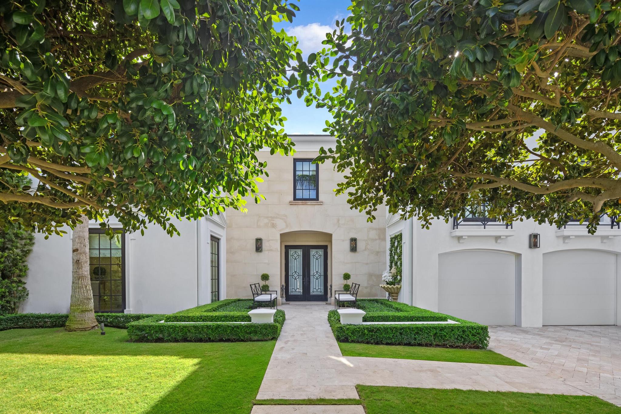 Gorgeous and Pristine 3BR/4.1BA Palm Beach townhome built in 2016 with beautiful millwork and finishes throughout. Living room features fireplace and beautiful built-in wet bar with marble countertops. Additional highlights include elevator, private pool, large den, and 2 car garage. Gourmet kitchen with top-of-the-line appliances, chef's eat-in island, and fabulous butler's pantry. Family room and dining room open to oversized covered loggia and open patios, perfect for entertaining. Owner's suite features dual baths and large walk-in closets. Two spacious guest suites with en-suites. Fantastic In-Town location on the ocean block of Sunset Avenue.