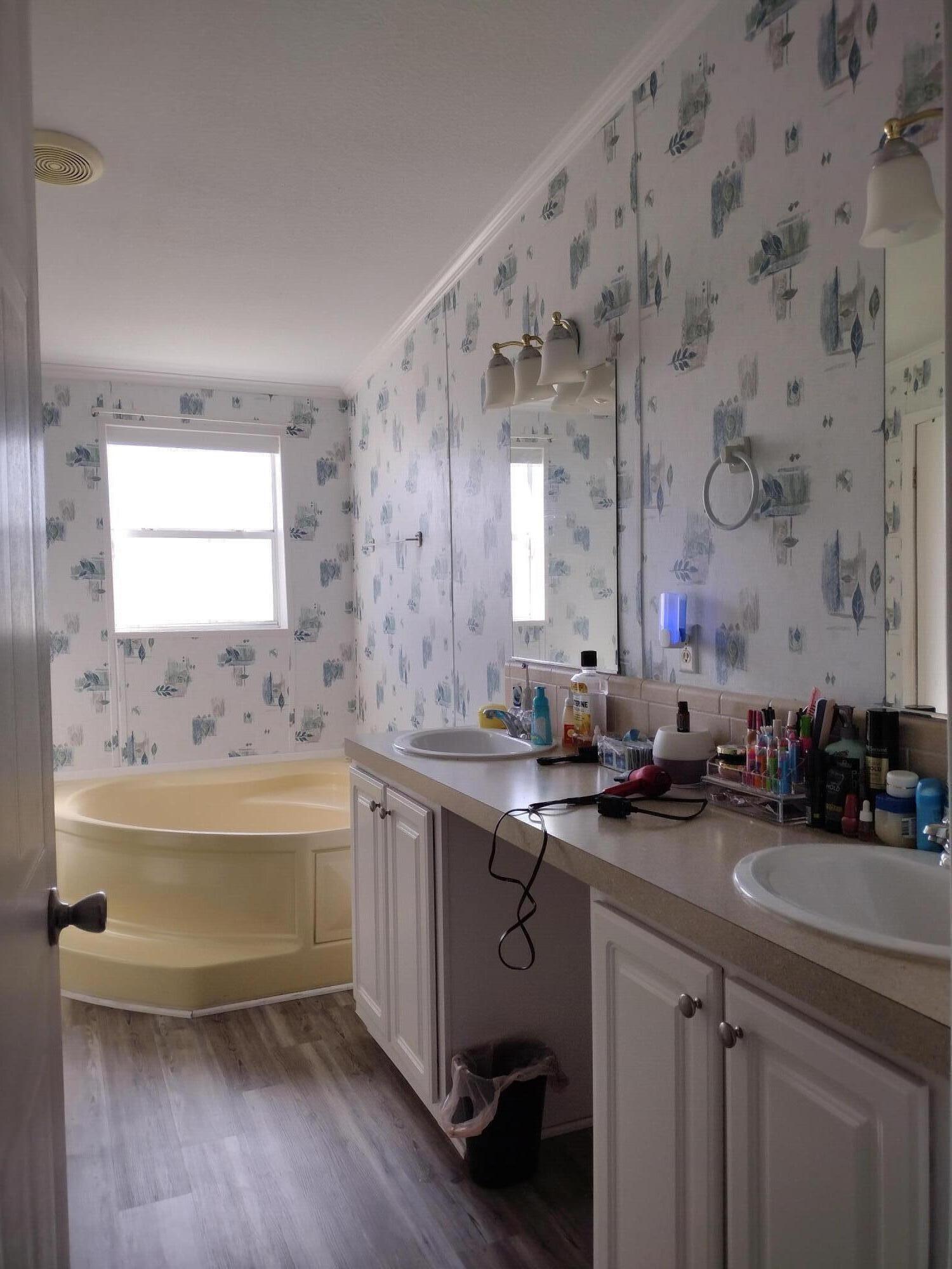 Spanish Lakes Riverfront - Residential