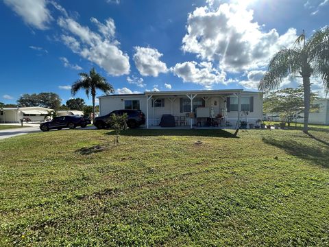Photo of 1 Santa Cruz Way, Port Saint Lucie, FL 34952 (MLS # R11142502)