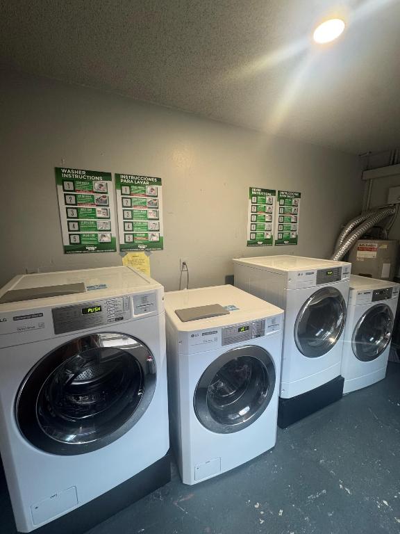 LAKESIDE VILLAGE CONDO 2 - Residential Lease