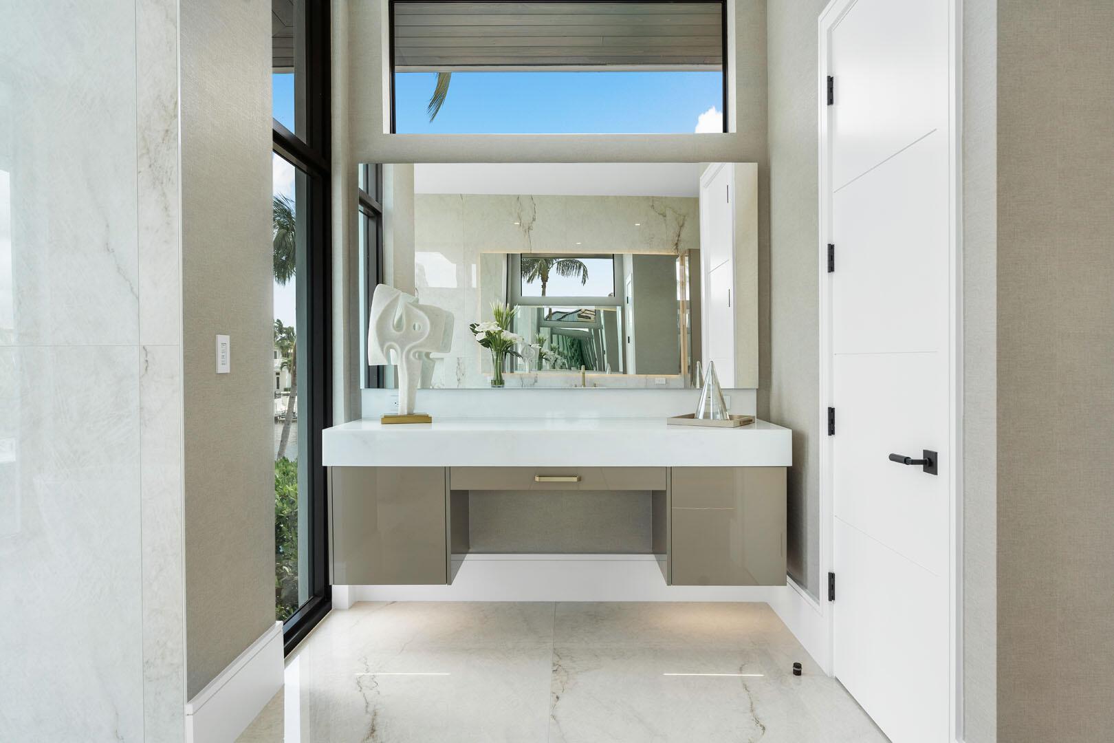 ROYAL PALM YACHT & COUNTR - Residential