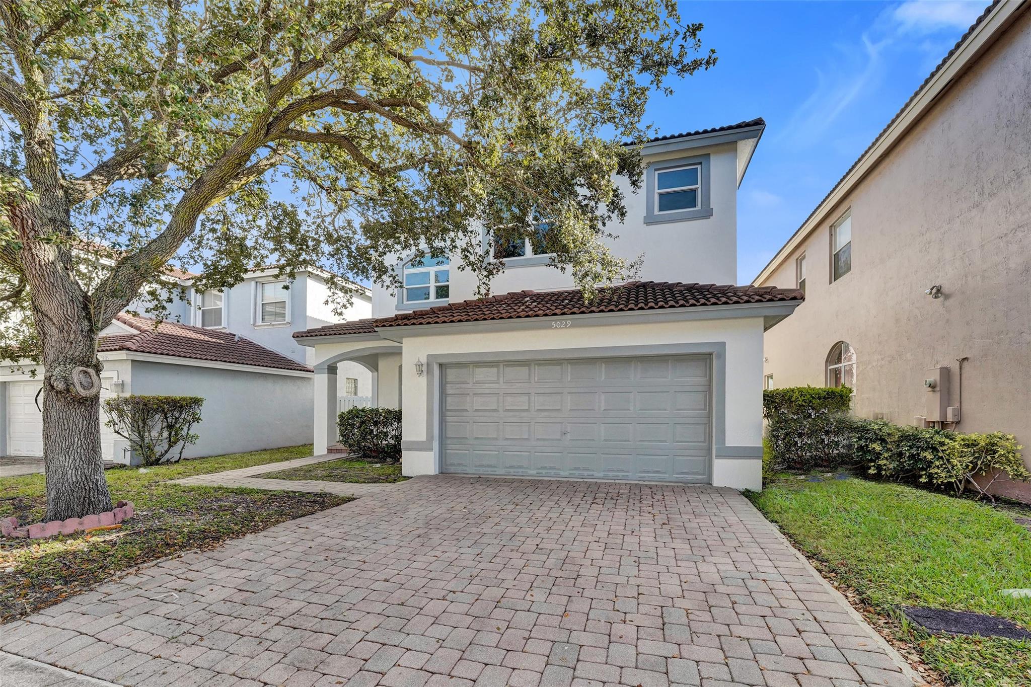 MAPLE RIDGE - Residential