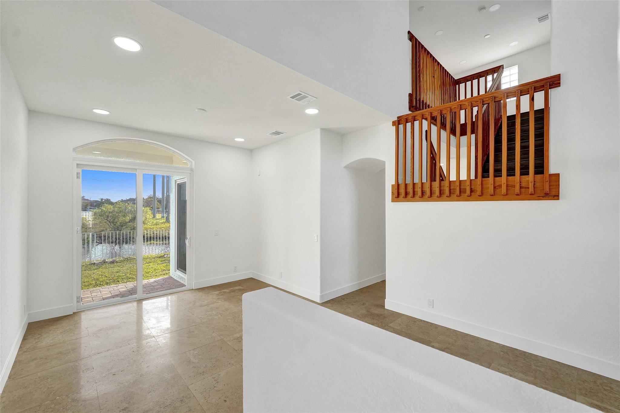 MAPLE RIDGE - Residential