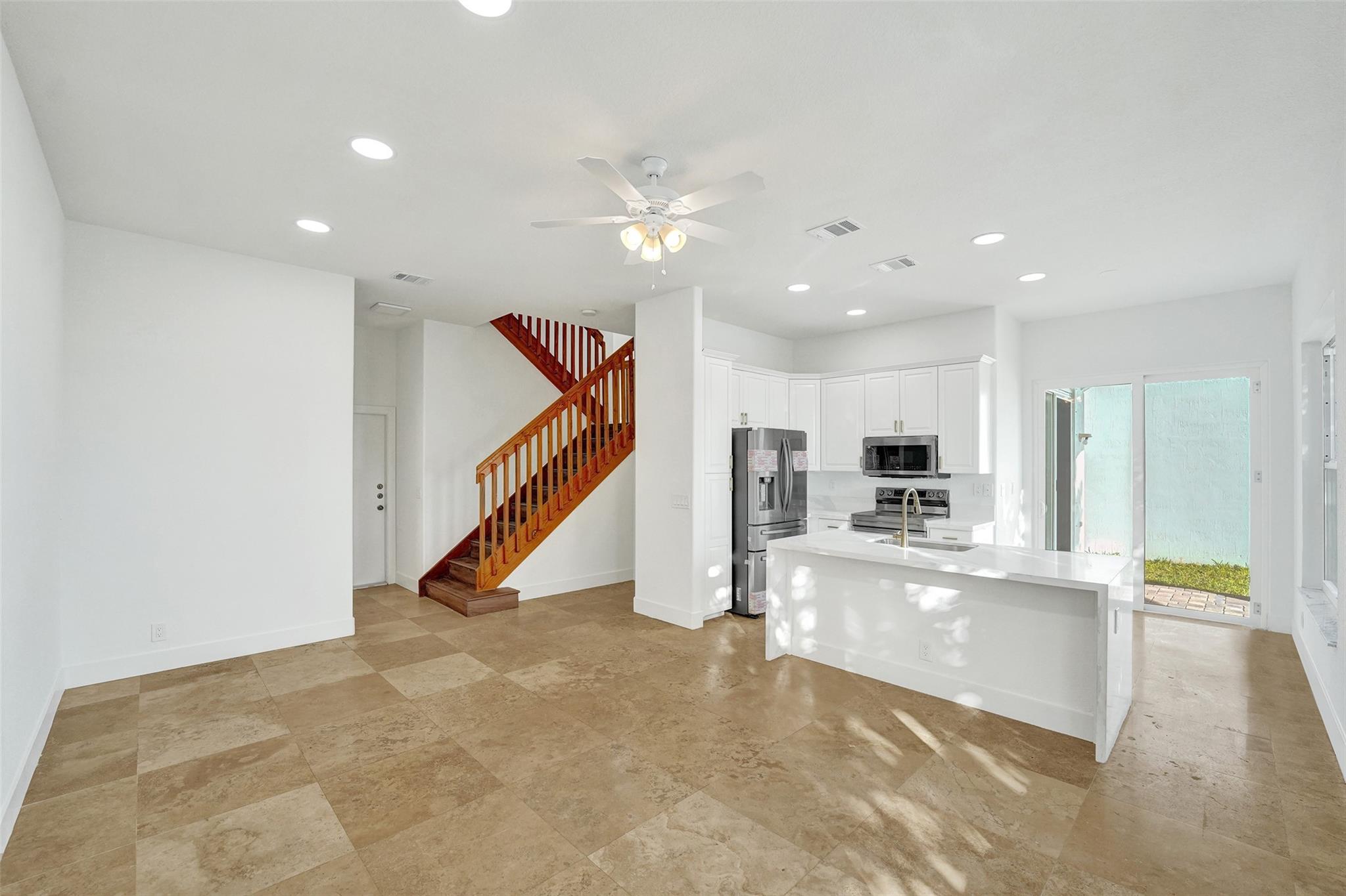 MAPLE RIDGE - Residential