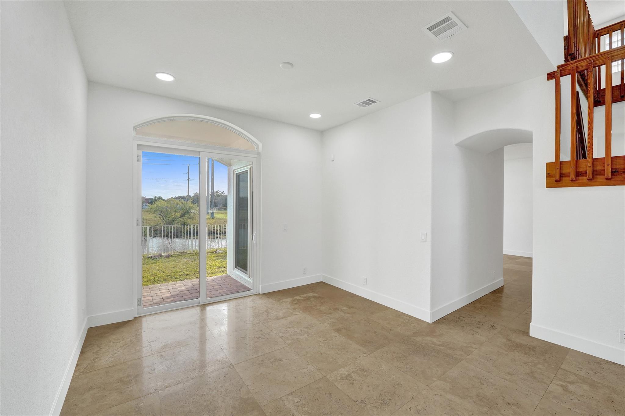 MAPLE RIDGE - Residential