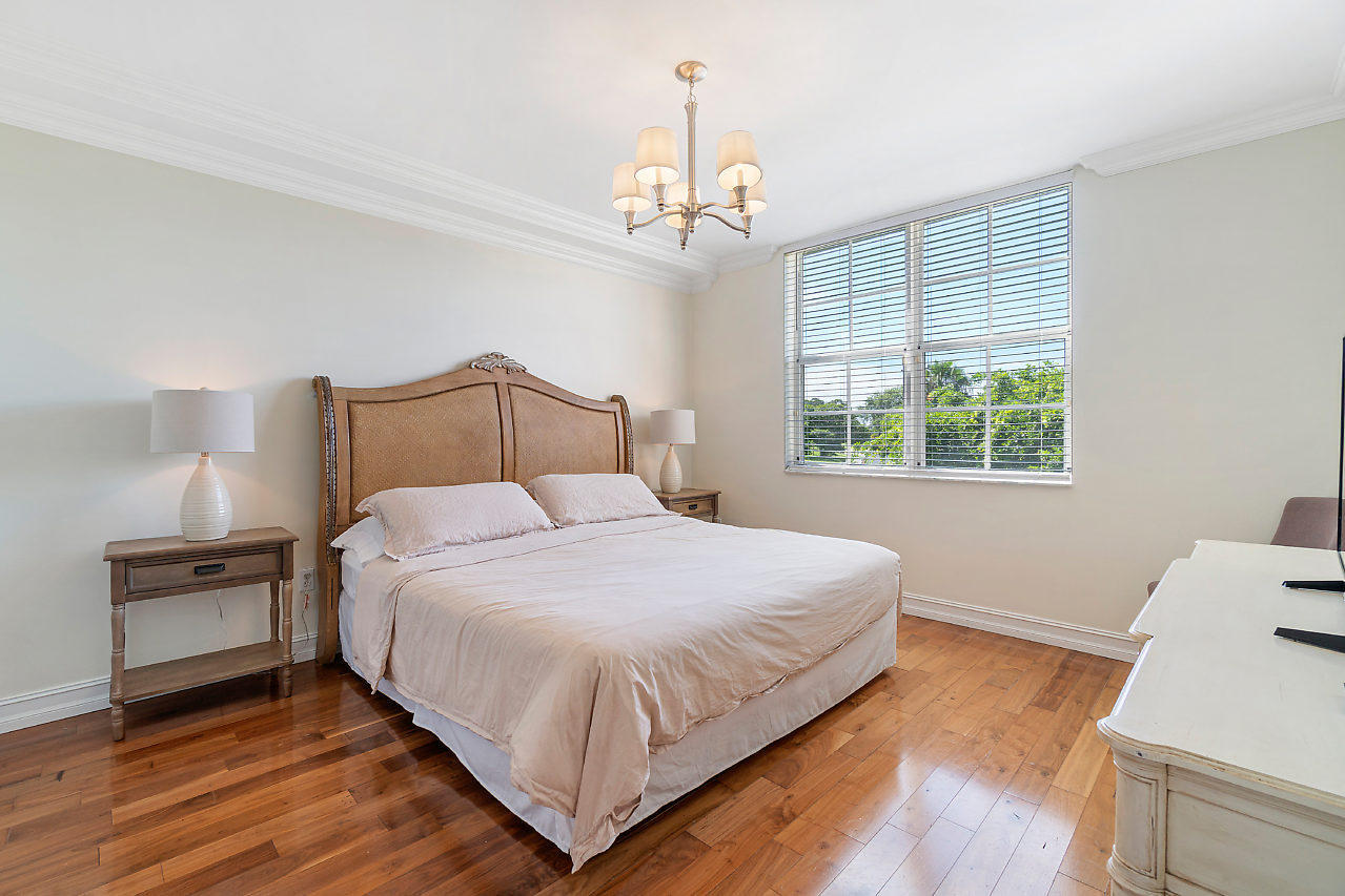 ST ANDREWS AT POLO CLUB CONDO - Residential Lease