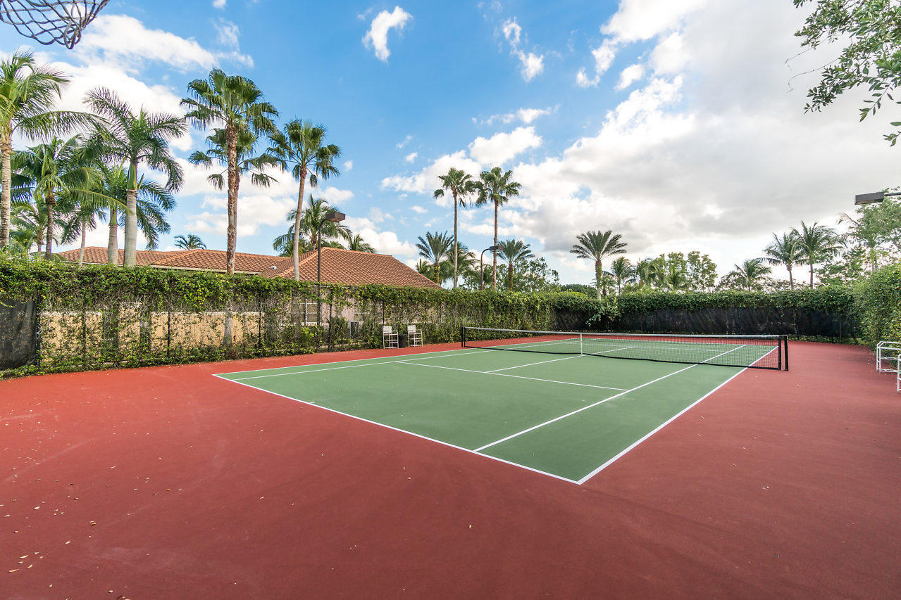 ST ANDREWS AT POLO CLUB CONDO - Residential Lease