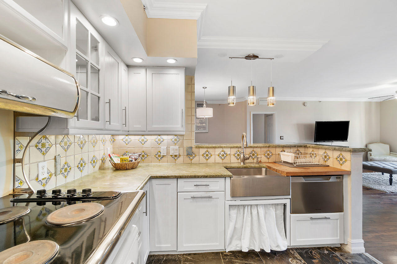 ST ANDREWS AT POLO CLUB CONDO - Residential Lease