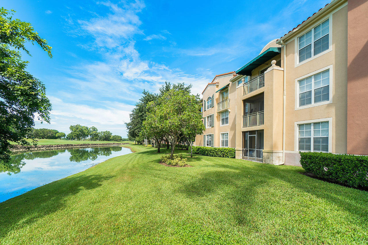 ST ANDREWS AT POLO CLUB CONDO - Residential Lease