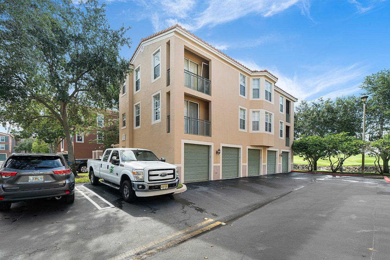 ST ANDREWS AT POLO CLUB CONDO - Residential Lease