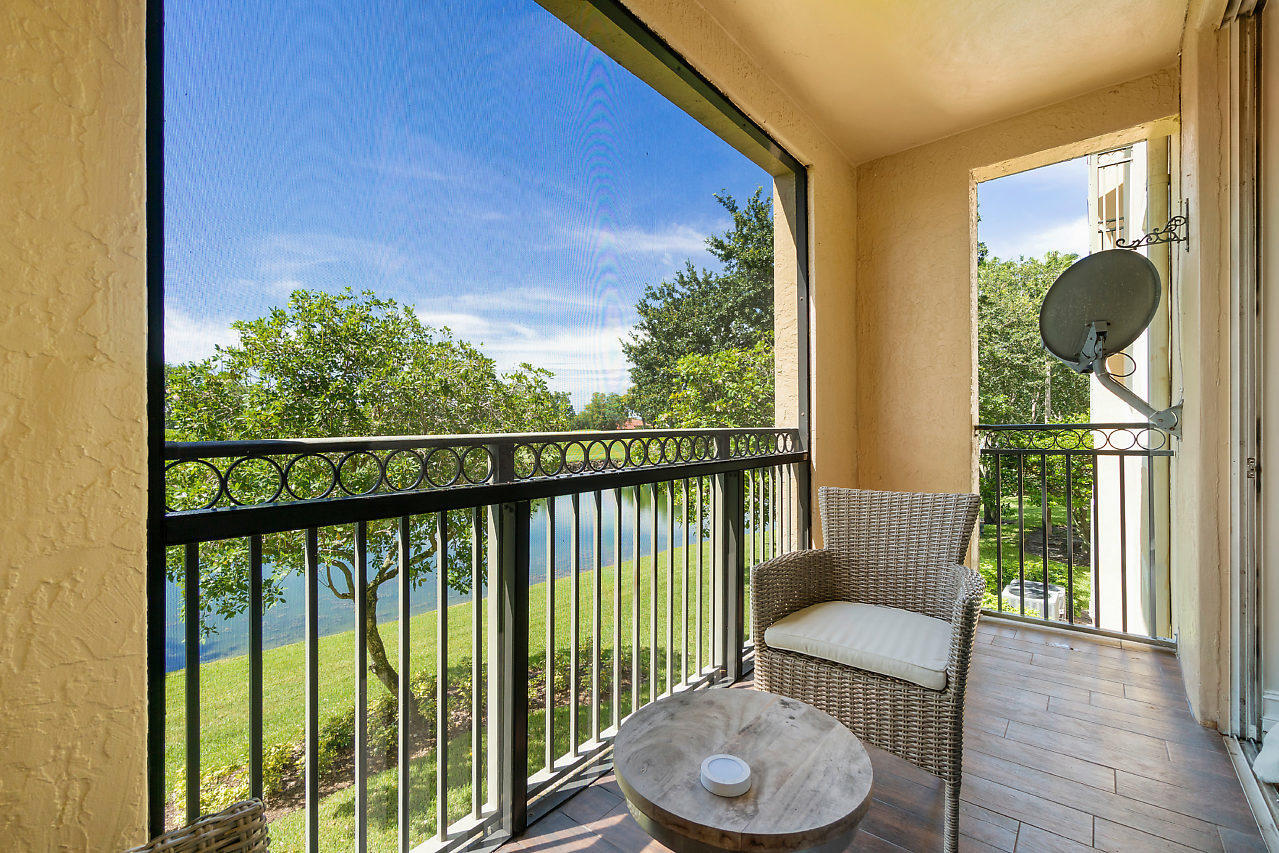 ST ANDREWS AT POLO CLUB CONDO - Residential Lease