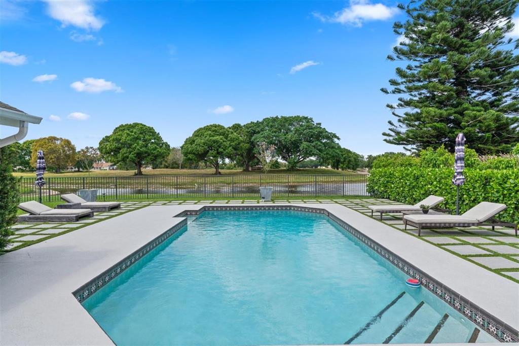 GREENVIEW SHORES 2 OF WEL - Residential