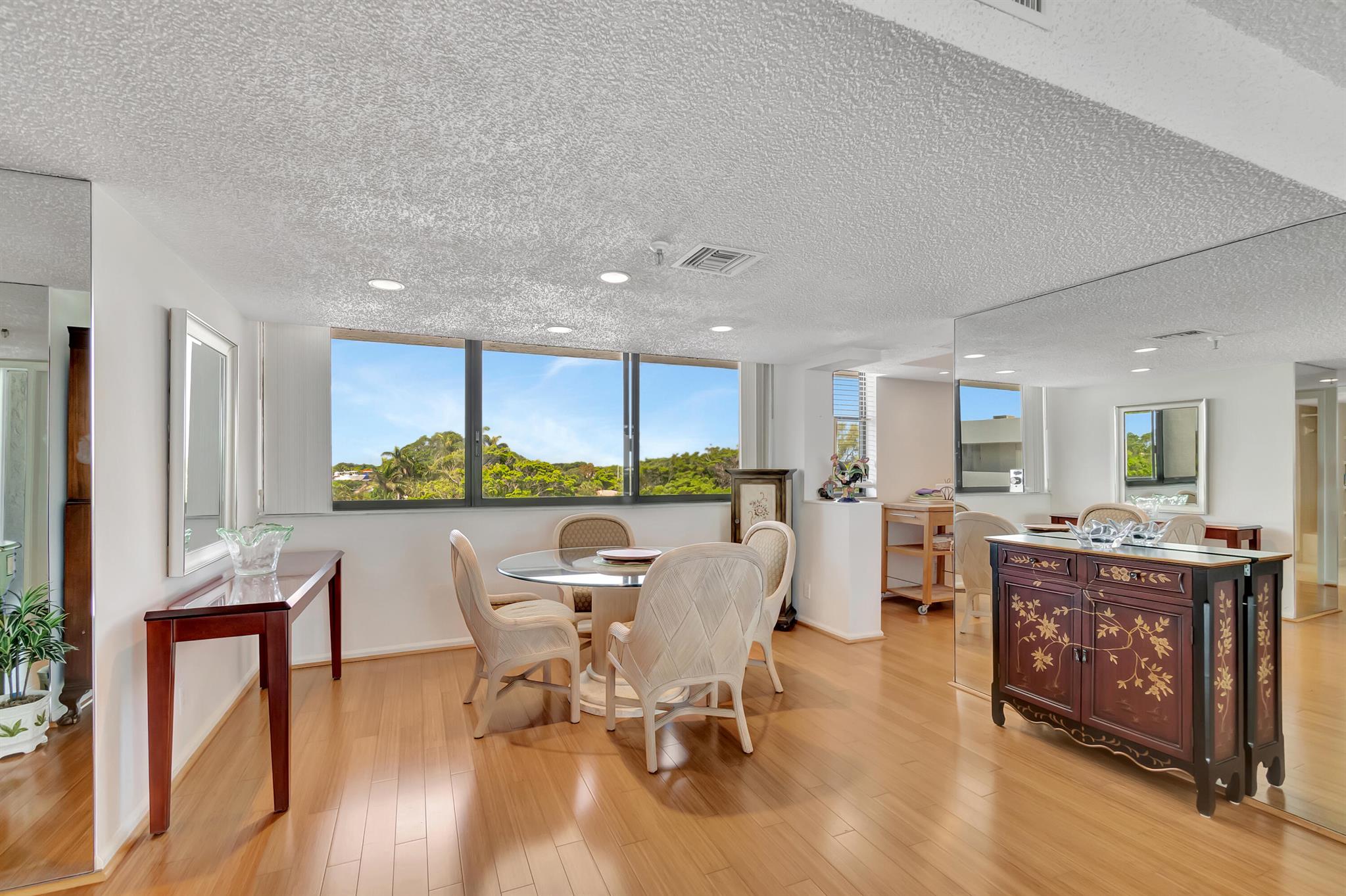 LAKESHORE COLONY - Residential