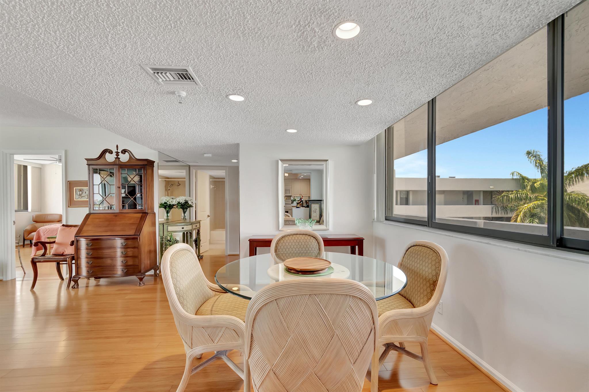 LAKESHORE COLONY - Residential