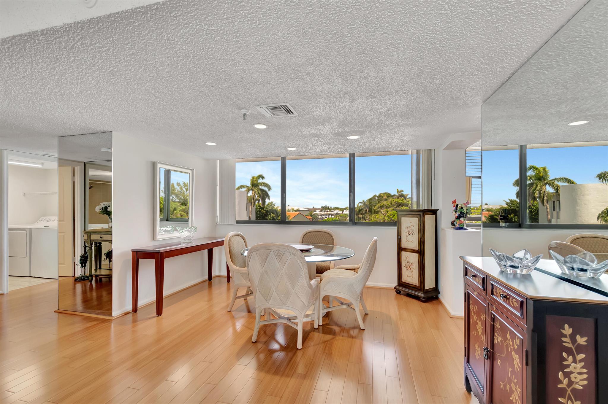 LAKESHORE COLONY - Residential