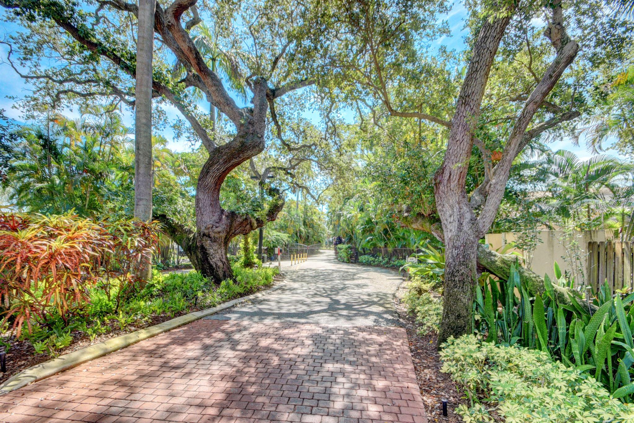 LAKESHORE COLONY - Residential