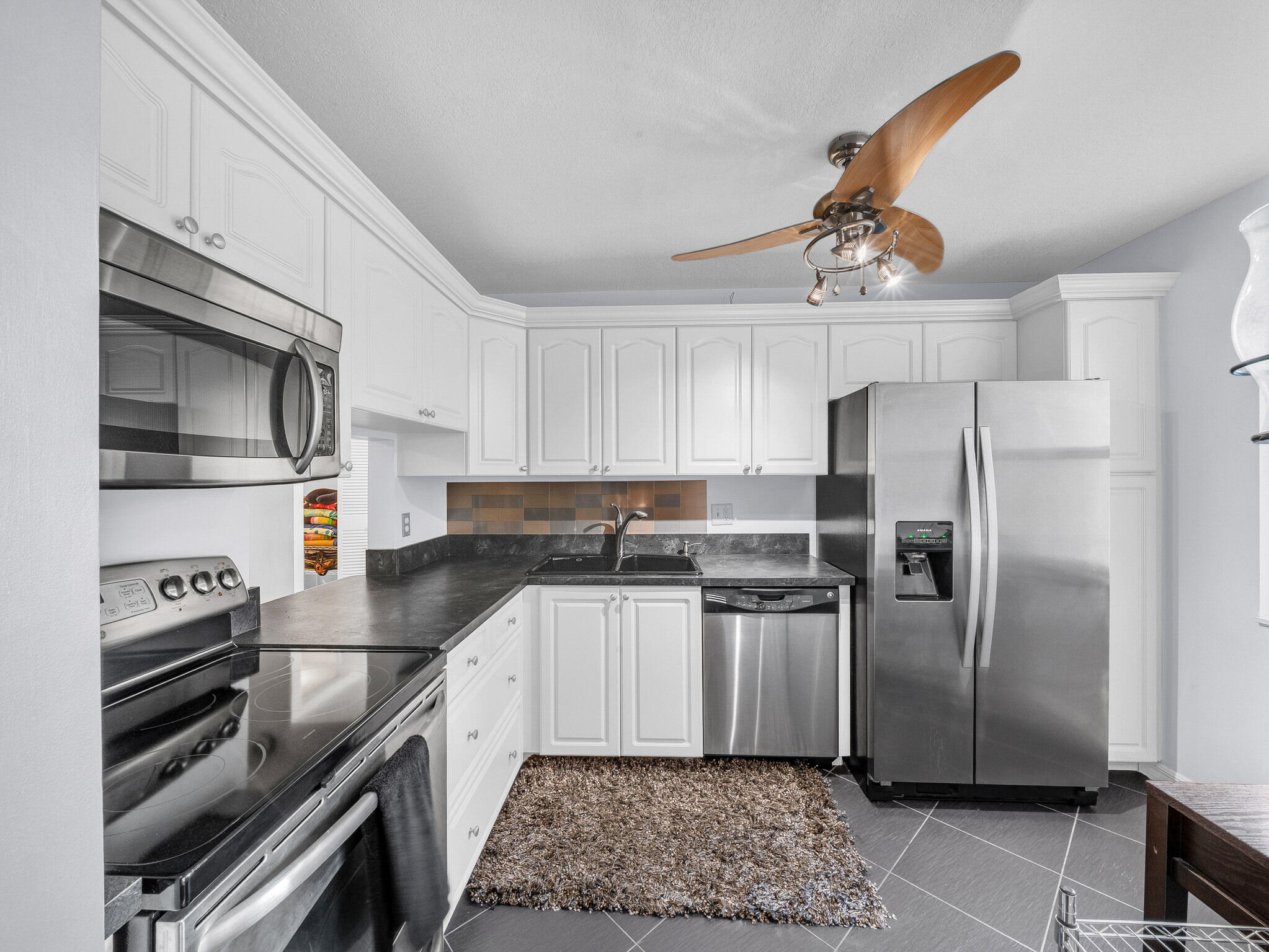 130 Lake Constance Drive, West Palm Beach, FL, 33411/$165,000 4 130 Lake Constance Drive