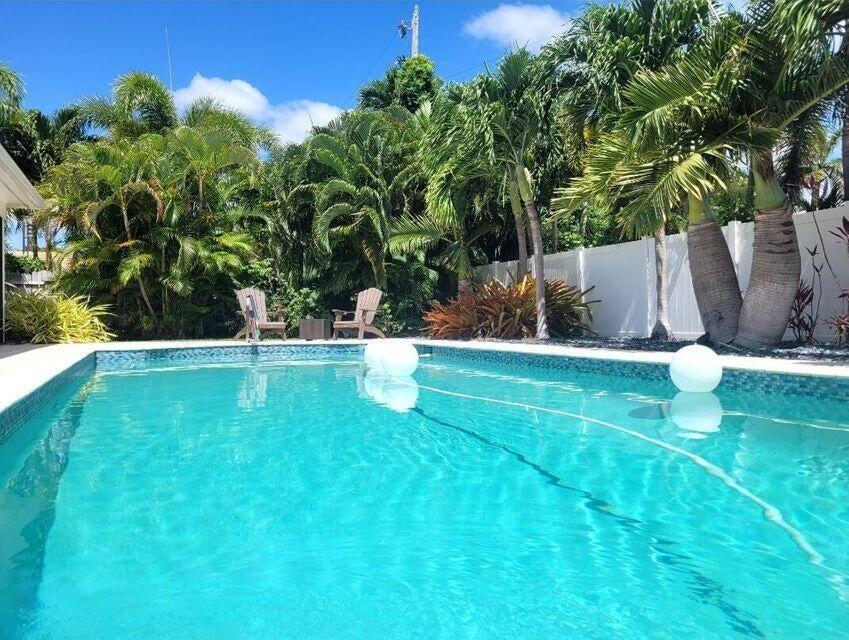 PALM BEACH ISLES 2 - Residential Lease